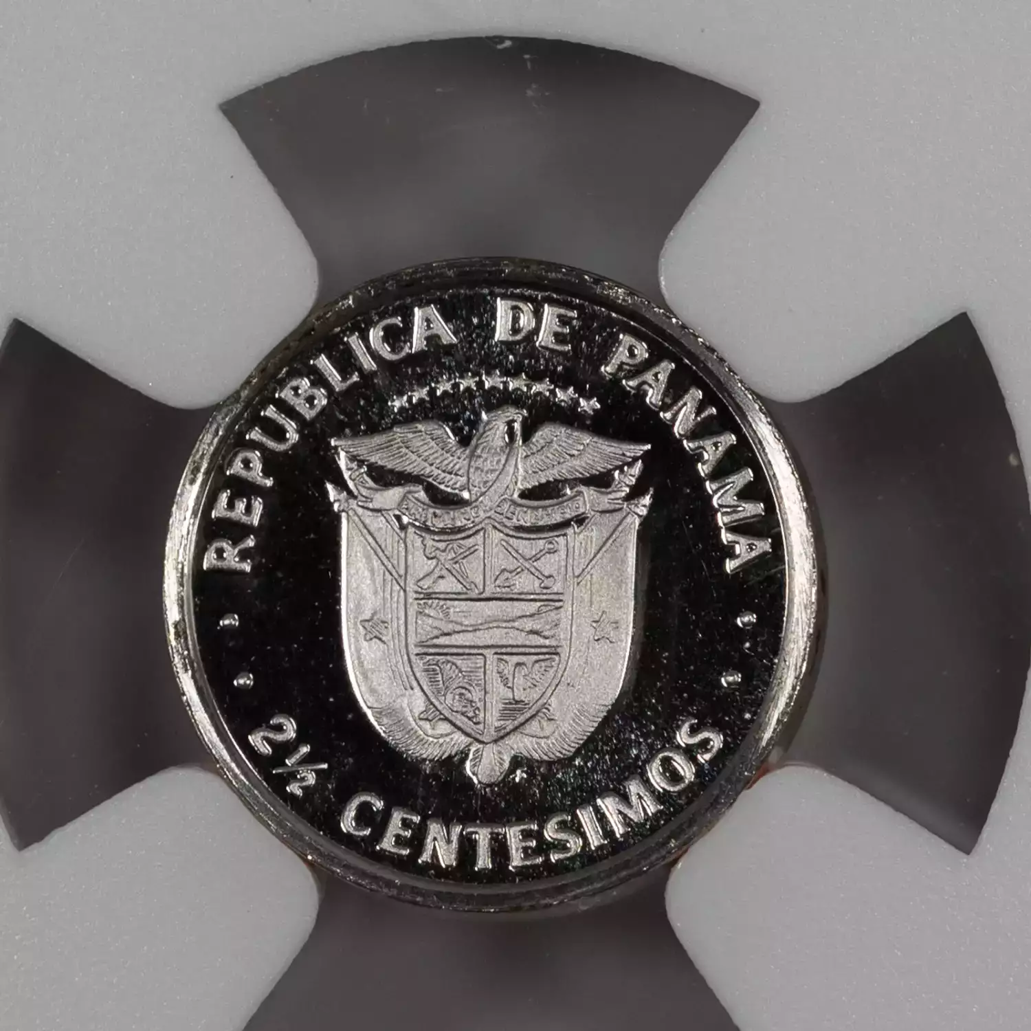 PANAMA Brass CENT (2)
